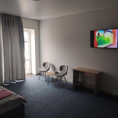 Apartment On Zarwanska Street คาเมียเนตส์-โปดิลสกี ภายนอก รูปภาพ