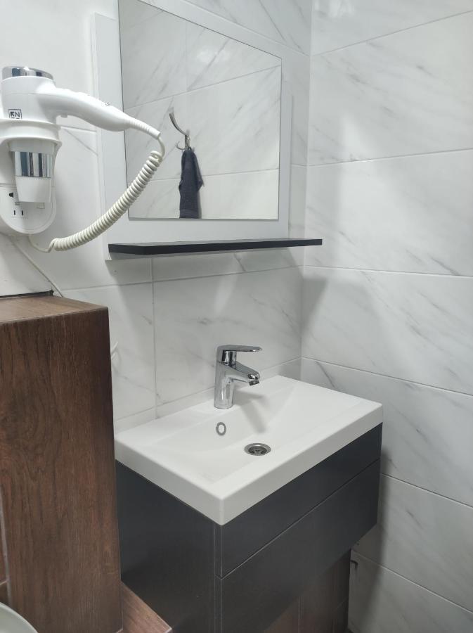 Apartment On Zarwanska Street คาเมียเนตส์-โปดิลสกี ภายนอก รูปภาพ