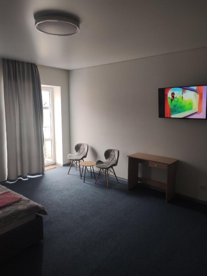 Apartment On Zarwanska Street คาเมียเนตส์-โปดิลสกี ภายนอก รูปภาพ